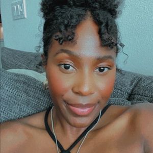 Meet your Posher, Shae